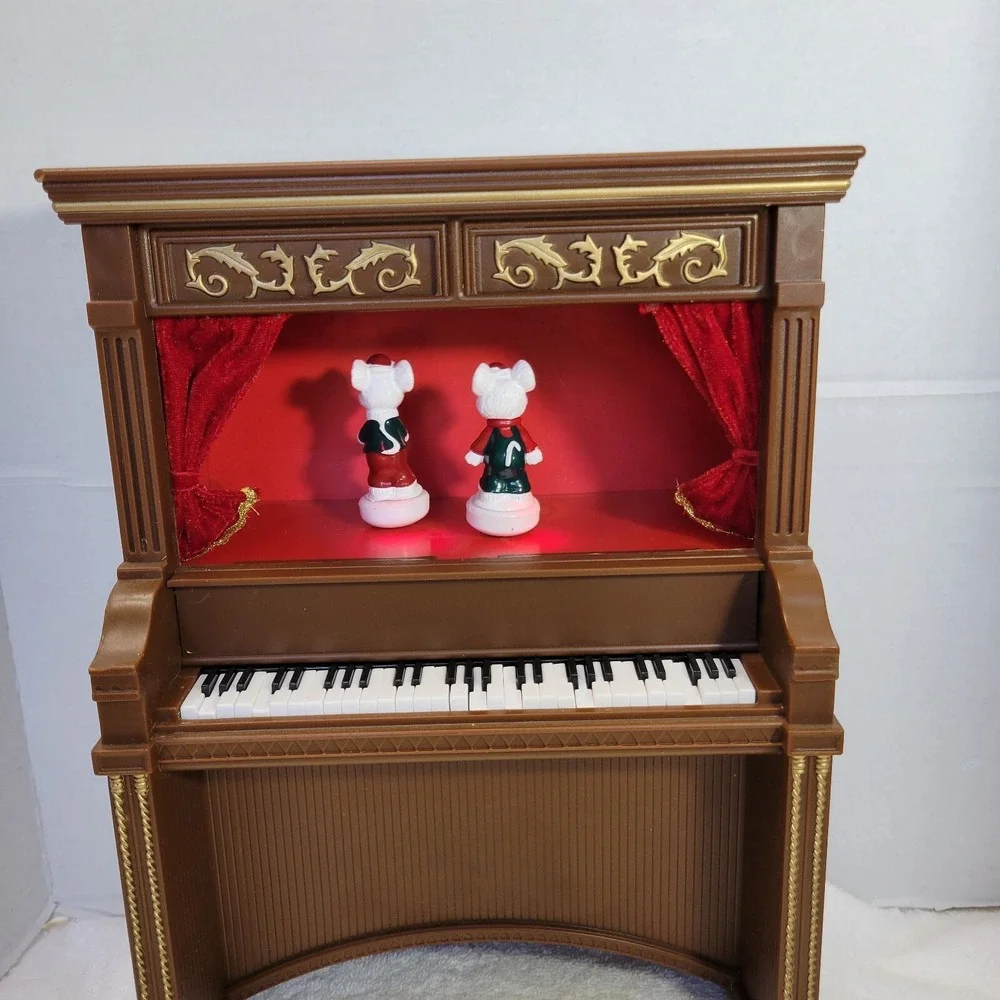 Magical Holiday Self Playing Piano With Dancing Mice 12 Classic Xmas Songs Play